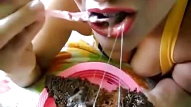 بدون ثبت نام در فیلم آنلاین آنلاین مامان در لباس زیر زنانه سکسی لعنتی دختر های سکسی ایرانی بیدمشک خیس او را بر روی نیمکت