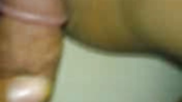 بدون ثبت نام در فیلم آنلاین آنلاین گربه پمپ گره پمپ می شود و دستش را داستان زن دایی به آرنجش می گذارد